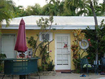 Hotel Alexander Palms Court à Key West Extérieur photo